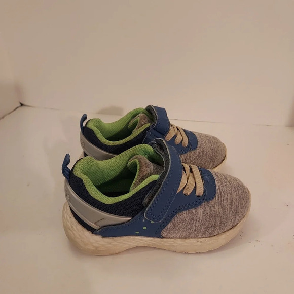 Carter's Dogan Running Shoes in Size 6 - Picture 4 of 10
